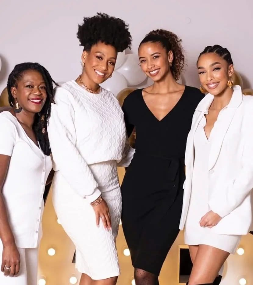 Murielle Thérésine avec Morgane Thérésine, Flora Coquerel et Ophély Mézino